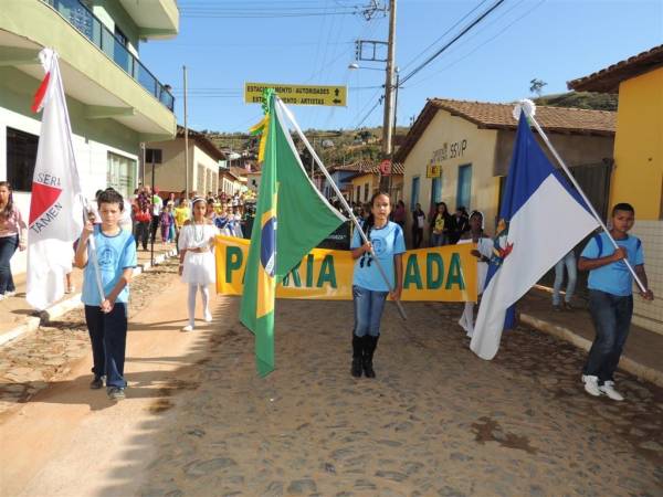 Ato cívico comemora Independência do Brasil